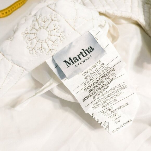 Martha Stewart Off White Snowflake Quilted Christmas Tree Skirt 40" - Picture 3 of 4